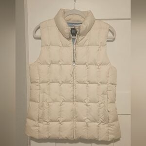 GAP Women's Cream Puffer Vest